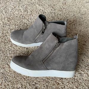 Steve Madden Wedgie - Grey Suede